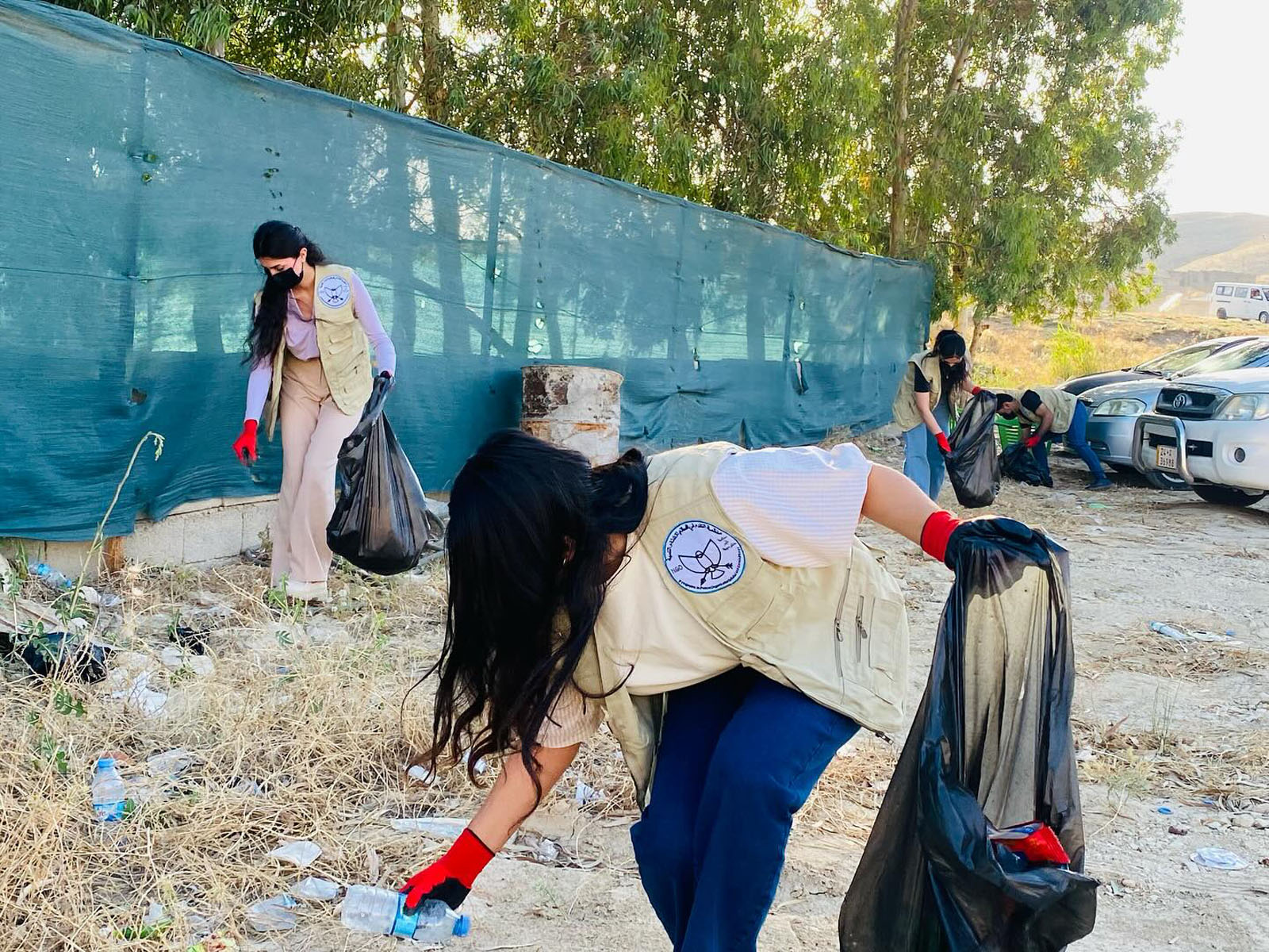 Volunteers during a cleaning campaign in Solagh, Sinjar